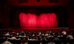Antalya Devlet Tiyatrosu kapılarını “Misafir” ile açıyor