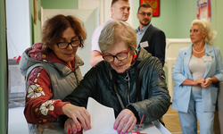 Ukrayna seçimlerini Putin'in partisi kazandı