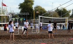 Manavgat’ta plaj voleybolu başladı