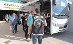 Antalya'da aranan 63 zanlıya gözaltı
