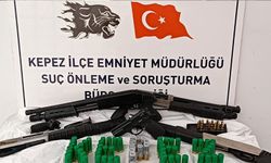 Antalya'da bir iş yerinde 4 pompalı tüfek ve 1 tabanca ele geçirildi