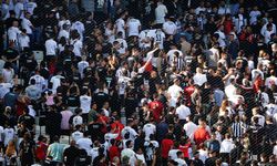 Beşiktaş taraftarından sessiz protesto