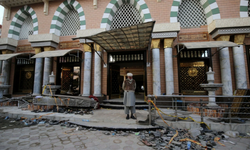 Camide cuma namazı sırasında patlama: 7 ölü, 15 yaralı