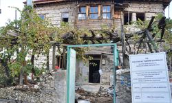Antalya'da 300-400 yıllık düğmeli evler ayağa kaldırılıyor