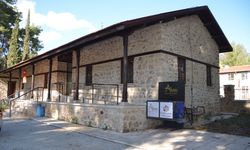 Antalya'da 90 yıllık “Taş Mektep” kütüphaneye dönüştürüldü