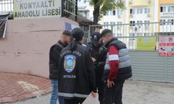 Polislerden okul çevresinde denetim