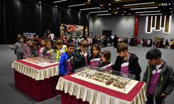 Çanakkale Müzesi Sergisi'ne öğrenciler akın etti