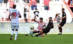 Antalyaspor Fatih Karagümrük'ü 2-1 mağlup etti