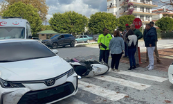Gazipaşa'da otomobil ve motosiklet çarpıştı
