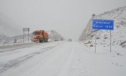 Antalya-Konya kara yolunda kar yağışı başladı