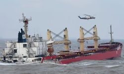 Çin'de Türk denizcilerin de bulunduğu gemi battı