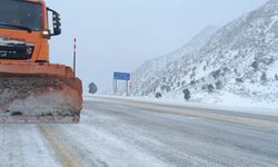 Gece başlayan kar yağışı sonrası ekipler seferber oldu