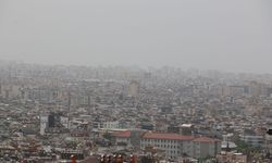 Şehre çöken toz nedeniyle görüş mesafesi azaldı