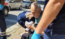 Yürürken yaşlı adamın protez bacağı çıktı