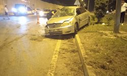 Alanya’da iki otomobil çarpıştı