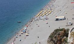 Antalya sahile akın etti
