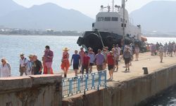 İngiliz turistleri taşıyan yolcu gemisi Alanya'ya geldi