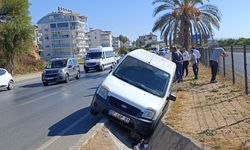 Yağmur suyu tahliye kanalına düştü