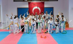 Karate takımı kuşak atladı