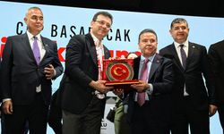 Başkan Böcek: "İmamoğlu'nun her zaman yanındayız"