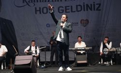 Mahmut Tuncer türküleriyle coşturdu