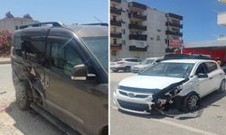 Otomobil ile ticari araç çarpıştı