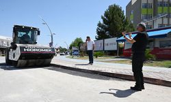 Kemer'de yollar asfaltlanıyor