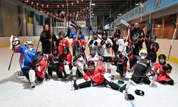 Muratpaşa'nın küçük hokeycileri
