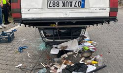 Alanya'da kamyonet kazası