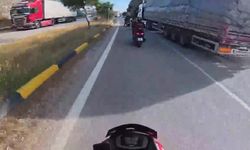 Tonlarca ağırlığındaki tırı motosikletlilerin üzerine sürdü