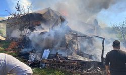 Korkuteli'nde yaşlı çiftin evi yandı
