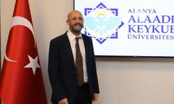 ALKÜ'lü profesörden büyük başarı