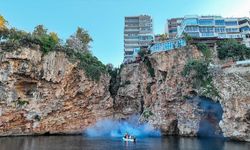 Antalya'da denizden ve karadan haşerelerle mücadele