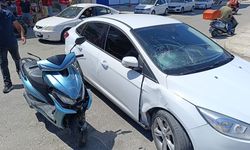 Otomobilin çarptığı motosikletli ölümden döndü