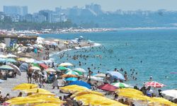 ‘53 Derece’ Uyarısı Yapılan Antalya’da Hissedilen Sıcaklık 46,6 Derece Oldu