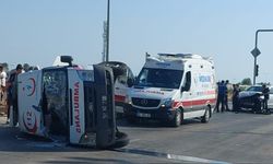 Kumluca'da Ambulans Devrildi, 3 Sağlıkçı Yaralı