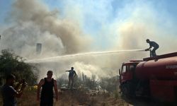 Antalya'da Yangın: Ev ve Depo Kül Oldu