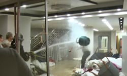 Gelinlik Mağazasında Dehşet: Adamı İtfaiye Etkisiz Hale Getirdi