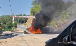 Alanya'da Seyir Halindeki Otomobil Alev Aldı