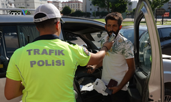 Kızını Markete Bıraktıktan 3 Dakika Sonra Otomobiline Çarpıldı