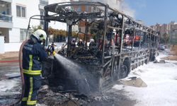 Park Halindeki Halk Otobüsü Kül Oldu