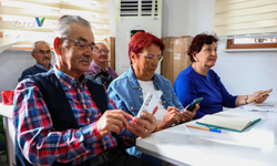 Antalya’da 60 Yaş Üstüne Akıllı Telefon Eğitimi