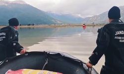 Yaylada Mahsur Kalan Çoban ve Hayvanlara Botla Erzak Ulaştırıldı