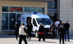 Antalya'da Bariyerlere Çarpan Motosikletli Hayatını Kaybetti