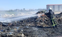 Çöp ve Hurdalar Yine Alev Aldı Vatandaşlar Duruma İsyan Etti