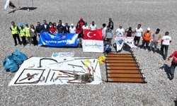 Konyaaltı Sahili’nde Deniz Dibi ve Kıyı Temizliği Yapıldı