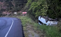 Gazipaşa' da Minibüs Yoldan Çıktı: 2 Yaralı