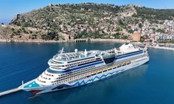 Alanya'ya Lüks Kruvaziyer İle 2 Bin Turist Geldi