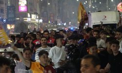 Derbi Galibiyetini Kutlayan Taraftar Bıçakla Yaralandı