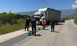 Kamyonla Çarpışan Motosikletli Hayatını Kaybetti